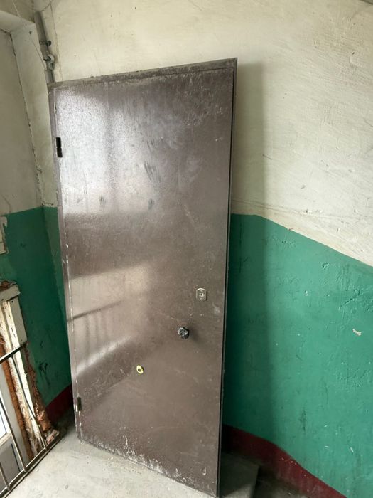 Продам входной дверь