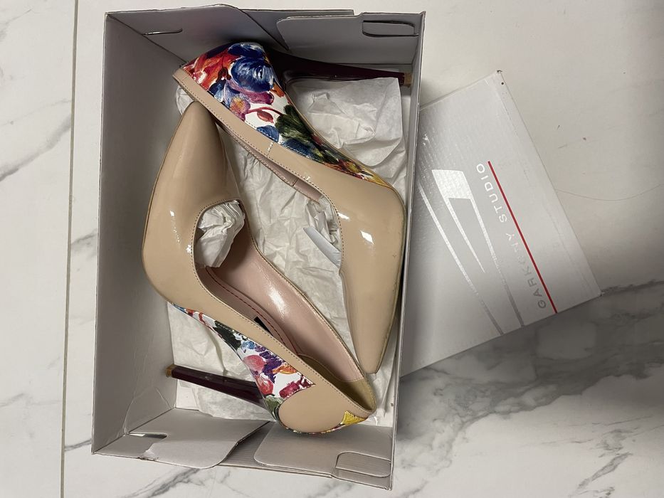 Pantofi nude Garkony