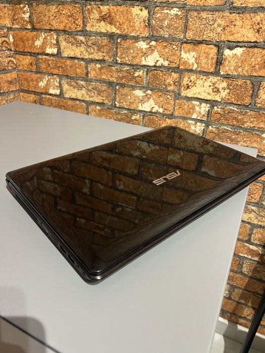 Laptop ASUS +cablu impecabil intretinut