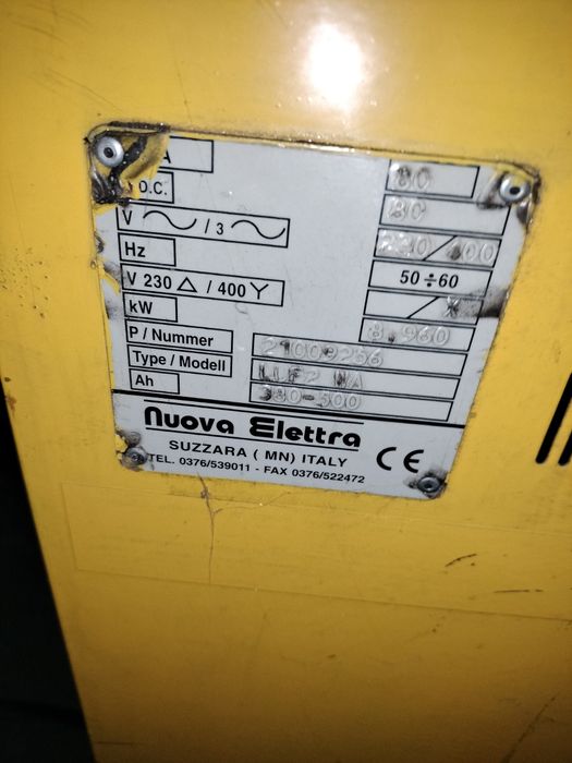 Vand statie incarcare pentru electrostivuitor 80A