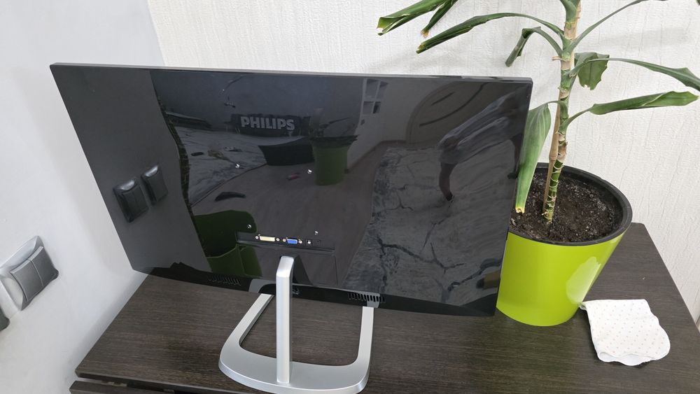 Монитор Philips 27 дймов