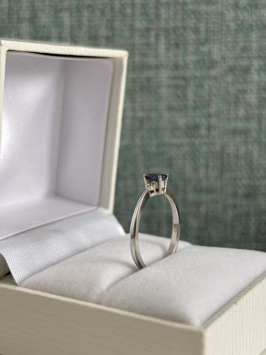 Пръстен бяло злато с диамант и танзанит