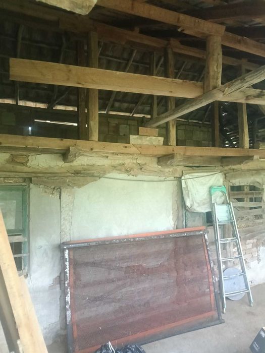 1831-Продава се тухлена на гредоред къща в с. Просторно!