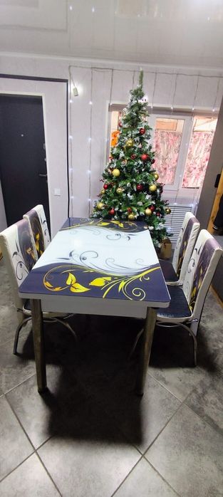 Продам кухонный стол с 6 стульями, б/у