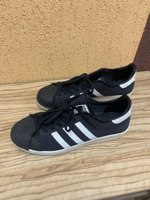 Adidas Superstar negri cu accente albe - Originali - marimea 44 2/3