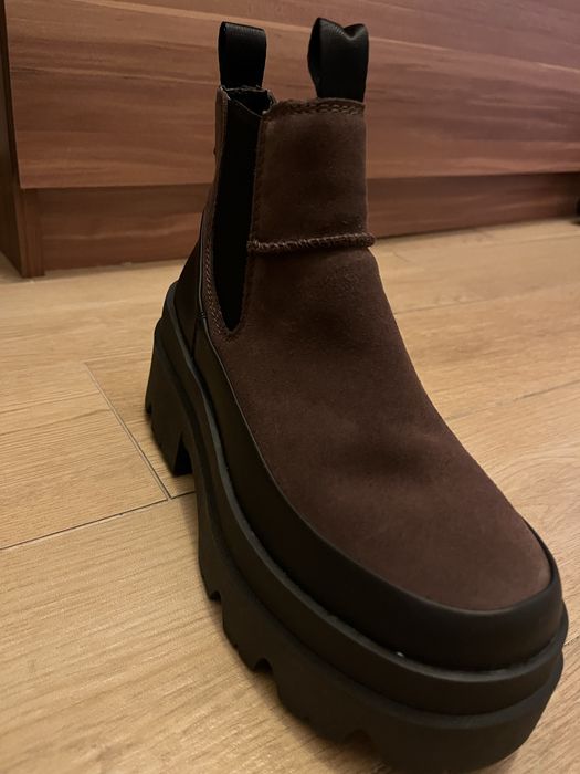 Cizme UGG - noi cu eticheta