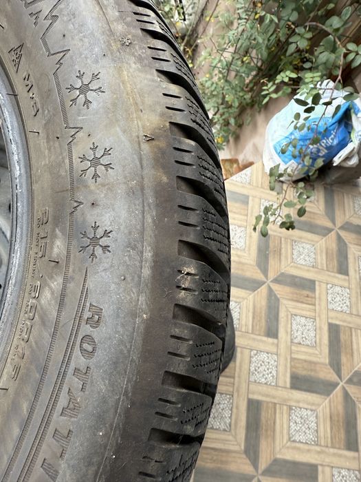 Anvelope de iarna 215/60 R16 DUNLOP