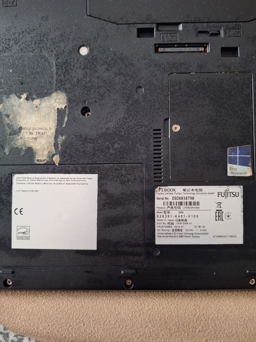 Vând laptop de piese