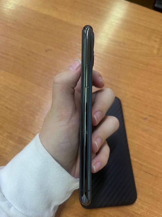 Iphone 11 pro состояние идеал.