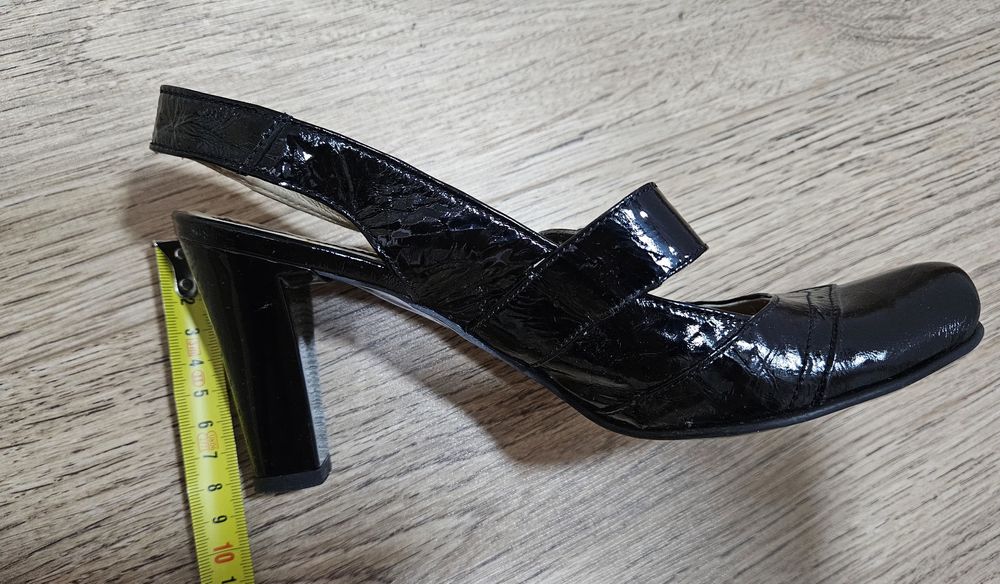 Pantofi/sandale retro, stil anii 20 60, piele lacuita, marime 37,