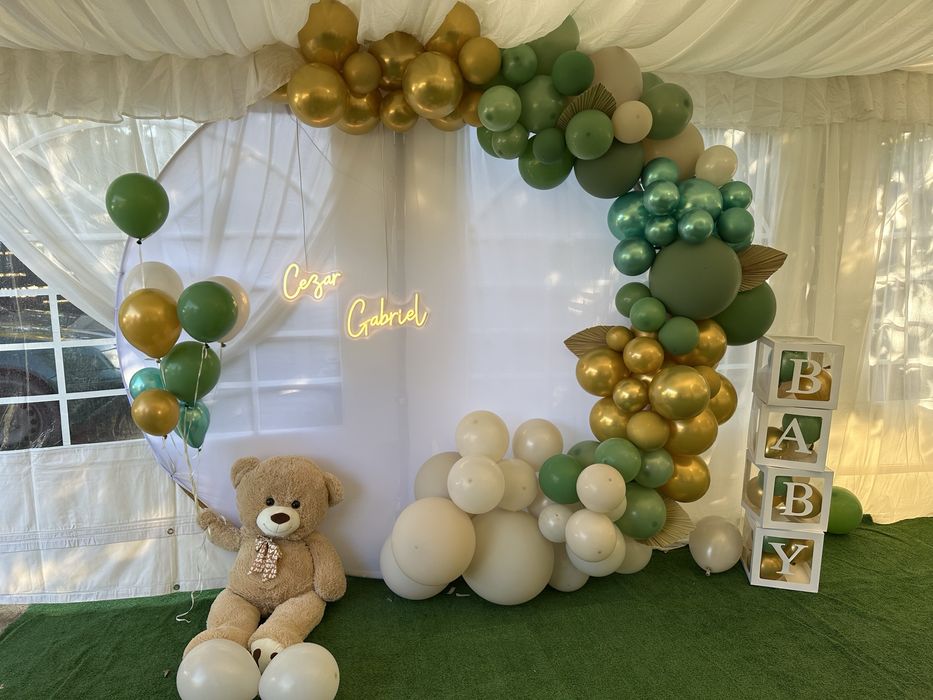 Închiriez decor floral pentru evenimente, mese, scaune, pavilioane