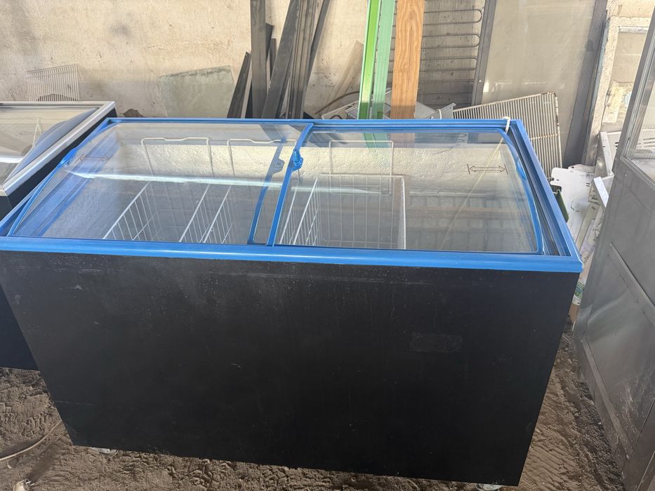 Продам витрины морозилке