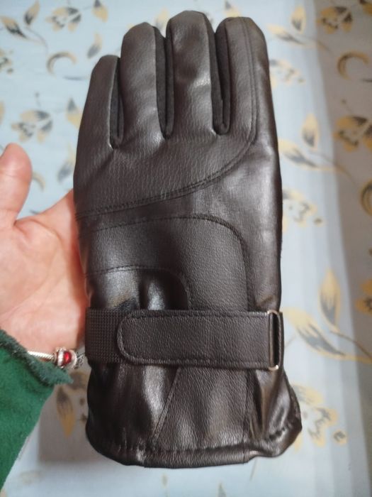 Продаётся перчатка зимняя