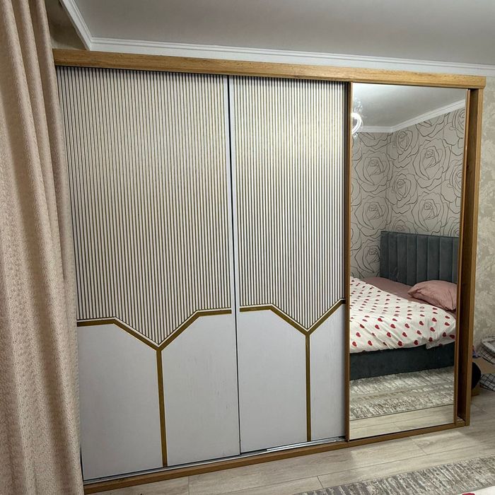 Продам срочно шкаф купе