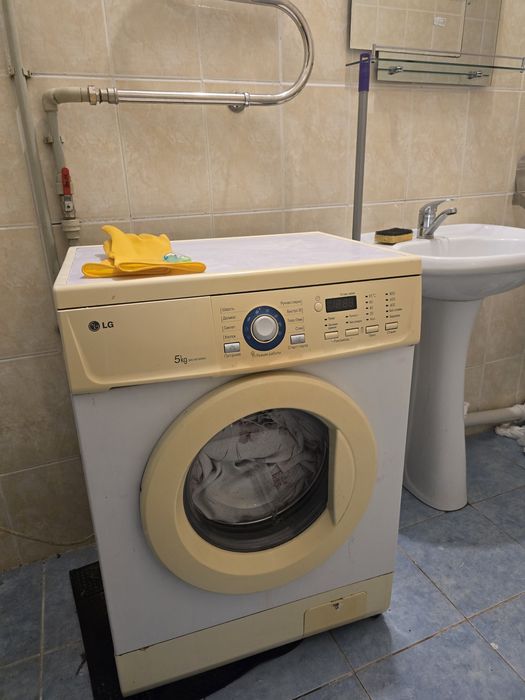 Срочно продам холодильник 50000