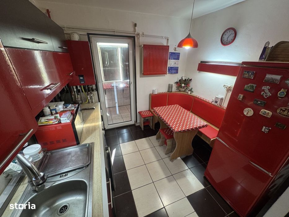 Apartament 2 camere zona Poarta 6 cu Centrala