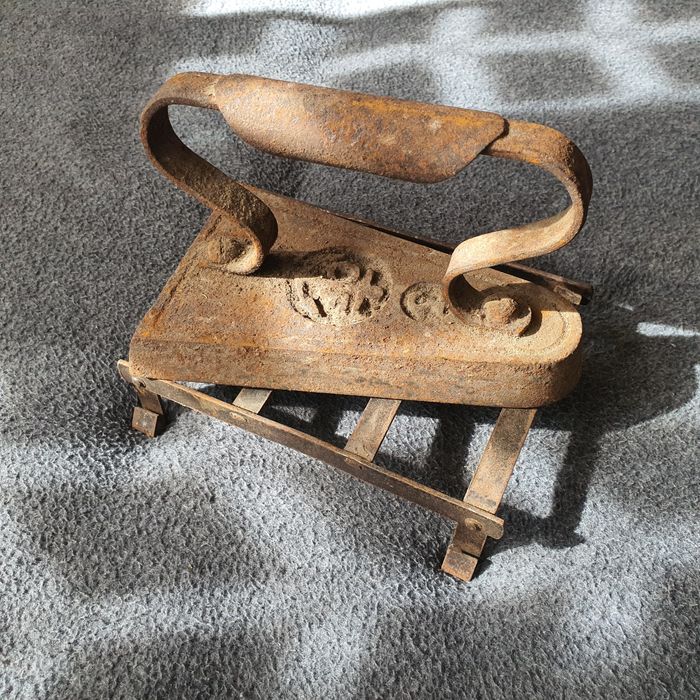 Ютия Метал Антика