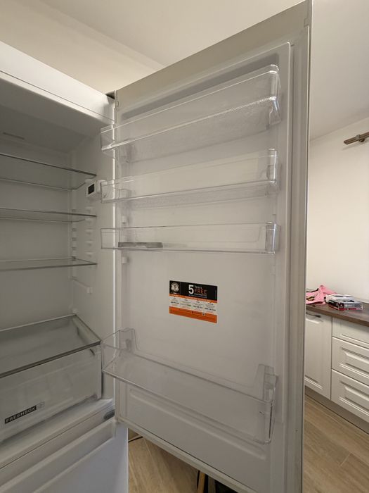 Vand frigider Whirlpool