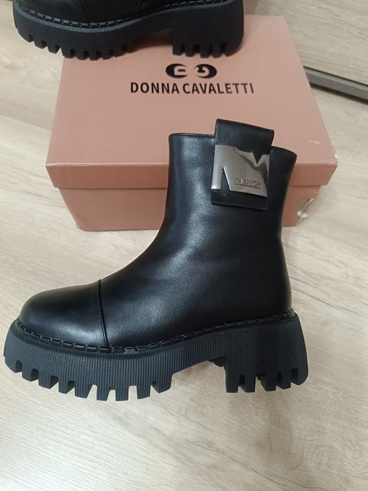 Новая  обувь на девочку р36