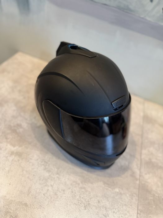 Мотошлем черный ICON