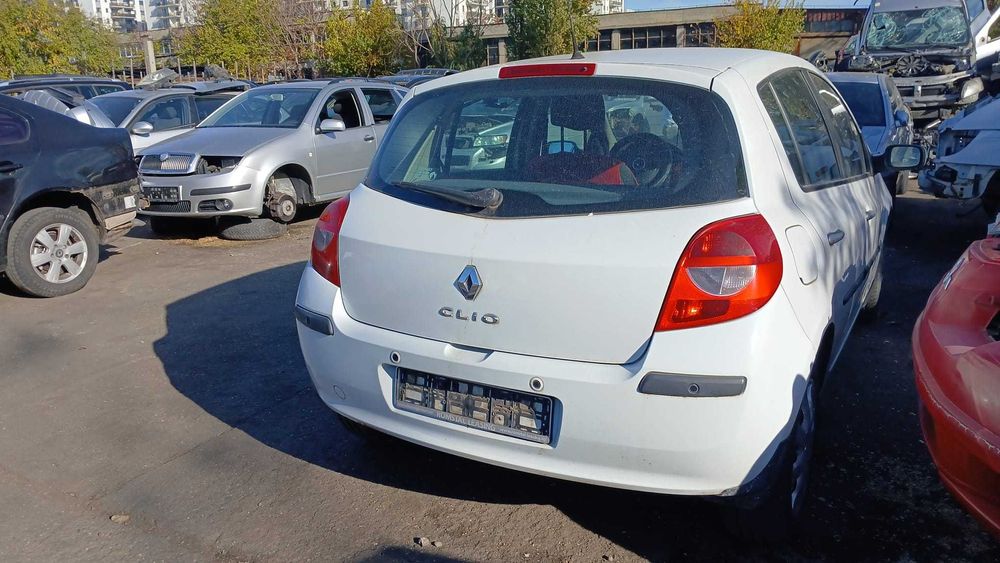 Dezmembrez Renault Clio 3-1.6 Benzina Din 2008 -Cutie Automata-K4M-C8