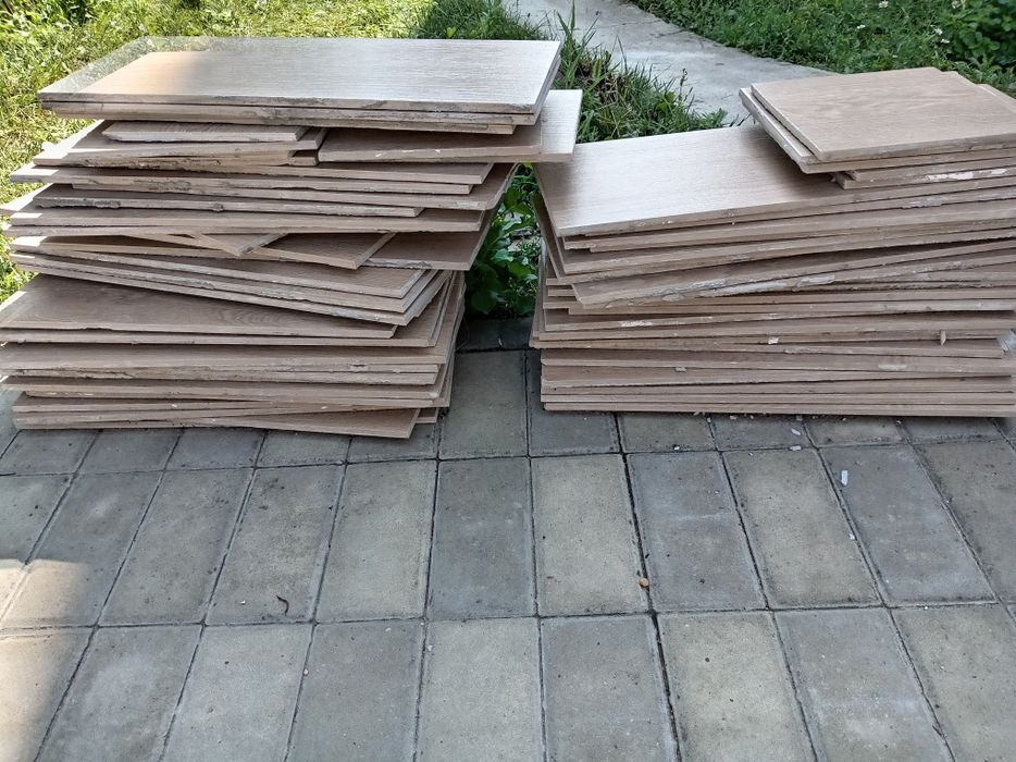 Продам кафель бежевого цвета