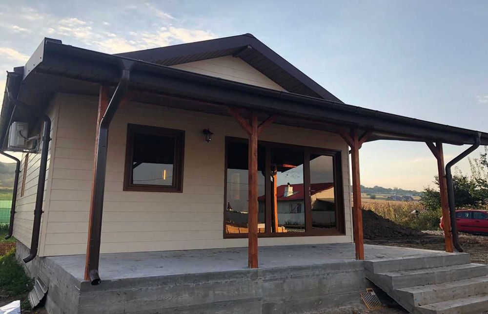 Casa Modulara, Garaje Auto si Containere stil birou din structura metalica si panou sandwich termoizolant
