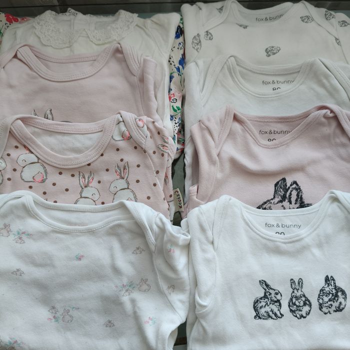 Детские вещи. Листайте Карусель.