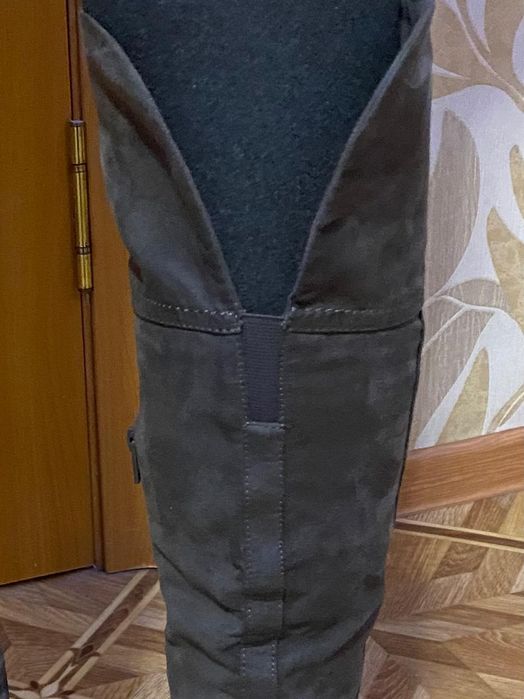 Продаю женские сапоги