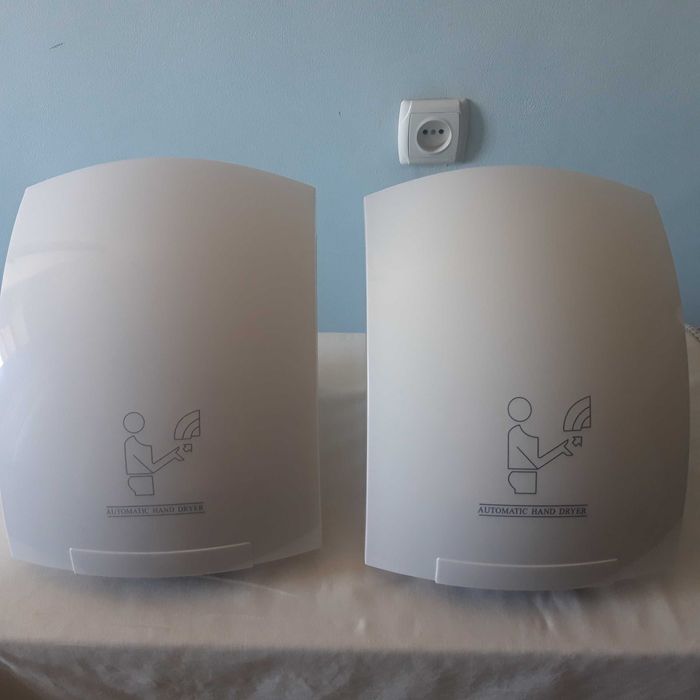 Сушилка для рук в туалете б/у