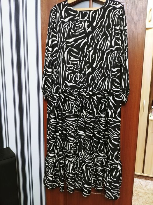 Продаю женское платье