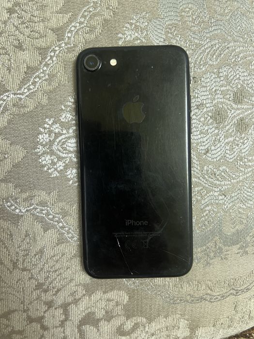 Продам Iphone 7