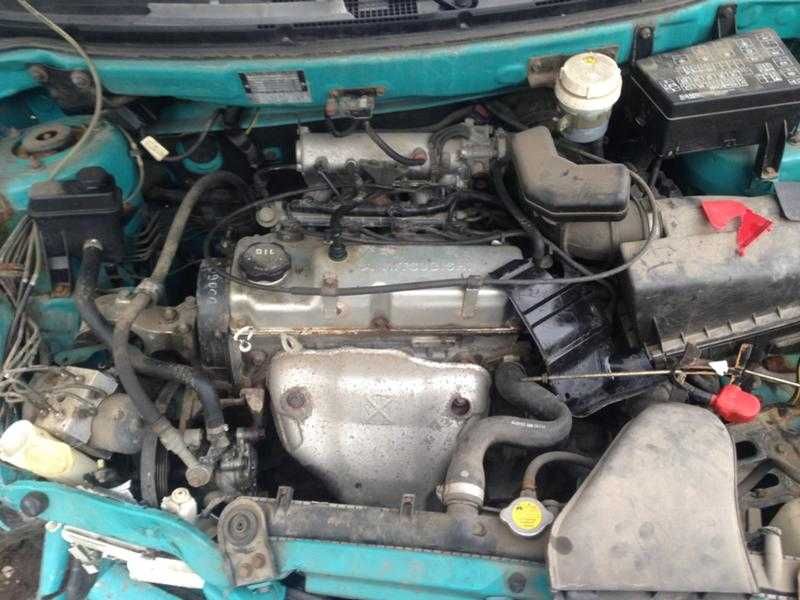Мицубиши Спейс стар 1.3 / Mitsubishi Space star 1.3i на части