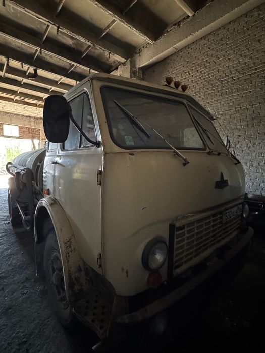 Масловоз МАЗ 5334