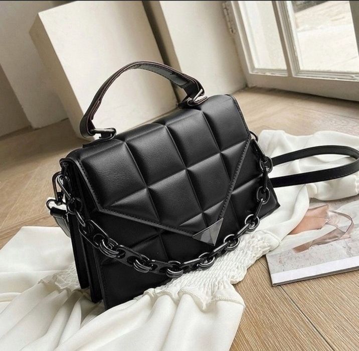 Ayollar qizlar uchun sumka