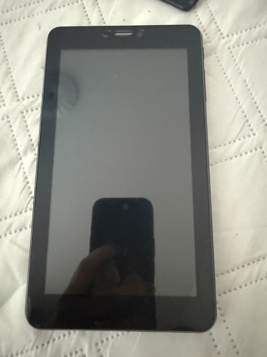 Vând tabletă E-Boda – model Z700