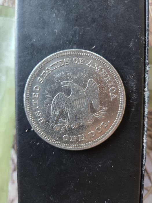 Сребърен долар от 1872година