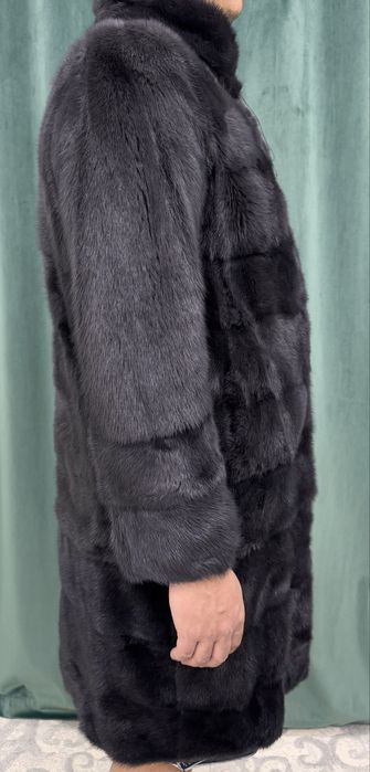 Шуба в идеальном состоянии.
