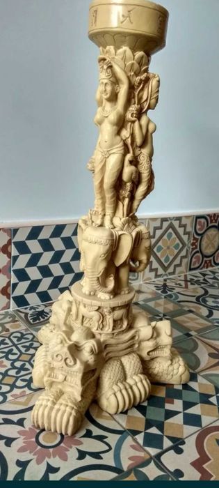 Уникат!!! 2бр. красиви масички с фигури