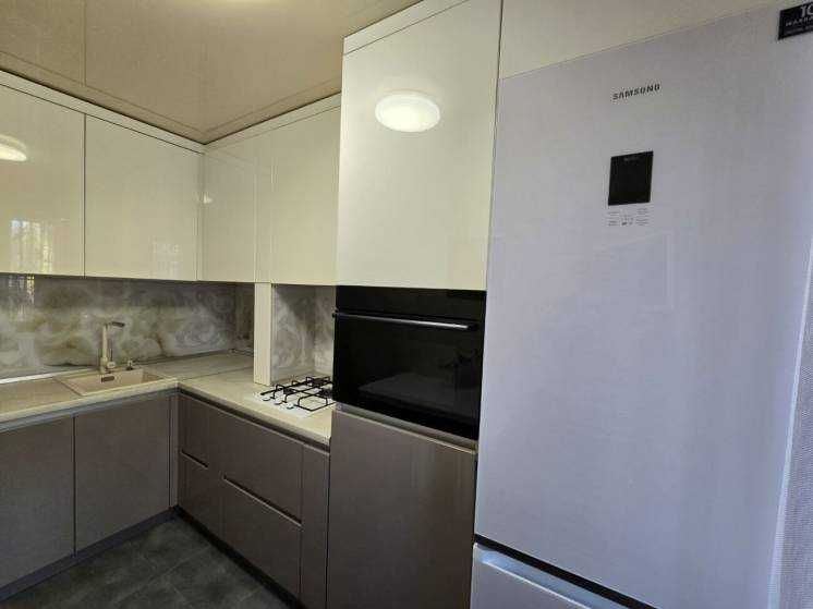 Дава се под наем Двустаен апартамент в София, Център - 65 кв.м за 433.5 € - Снимка #2