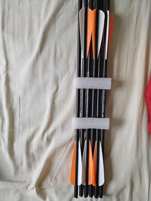 Sageti pentru arbaleta 43cm si 46cm,cu varf din 3 lame sau fara,noi