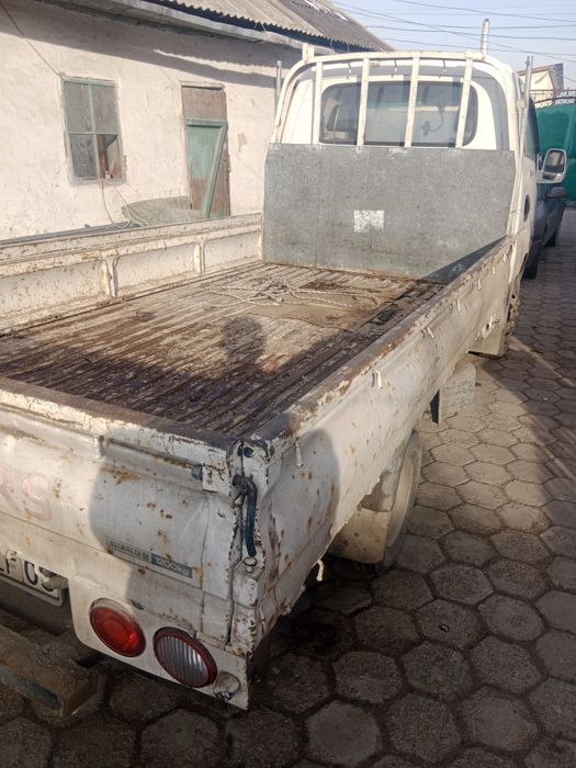 Вывоз мусора. Мусор шығару