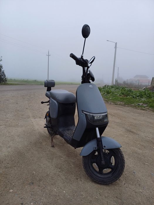 Vând Scuter Electric