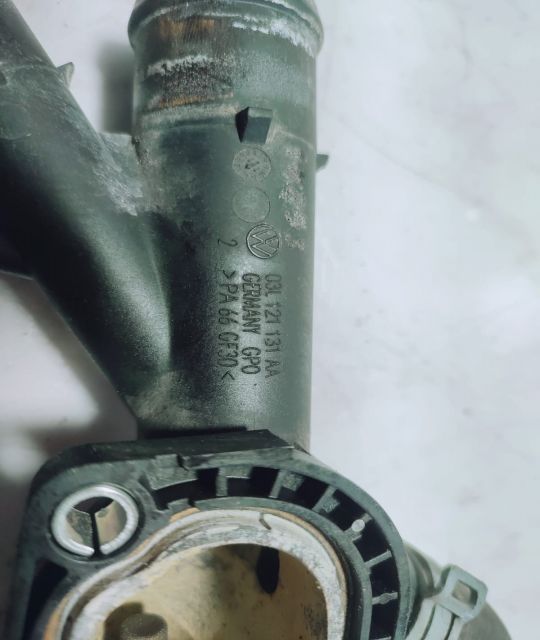 Carcasa termostat distribuitor apa  2.0 tdi CFF 03l121131aa Audi A6 4F/C6 (facelift) seria