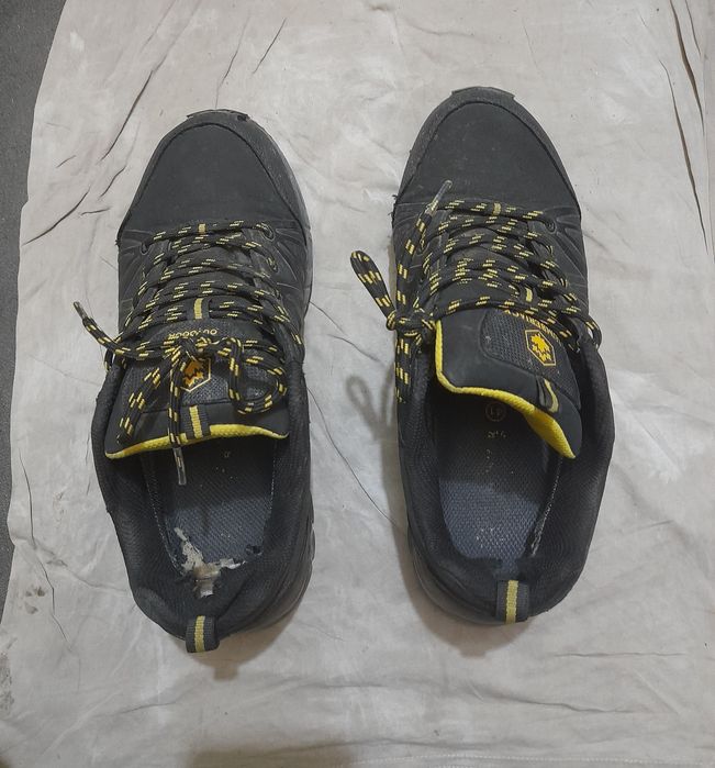 Срочно.Мужские кроссовки 2шт,40р,41р,женские босоножки 37р и дет