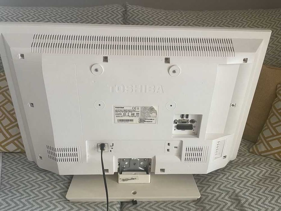 Телевизор  TOSHIBA  32инча