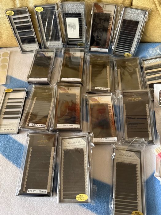 Materiale pentru extensii de gene