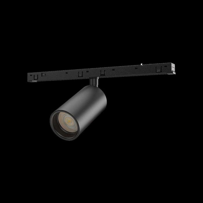 Светильники в ассортименте.