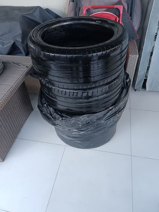 Anvelope 245 40 r18 97Y  VARA