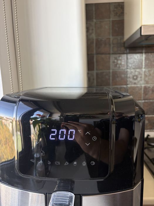 Air fryer HISENSE H06AFBS153, 5kg, 5l, 1700W